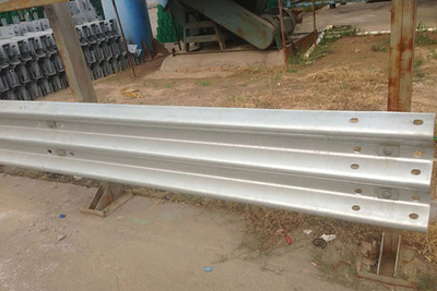 Q235 Galvanized Highway Guardrail Beam Thire Beam _ W Beam _ Transation Beam