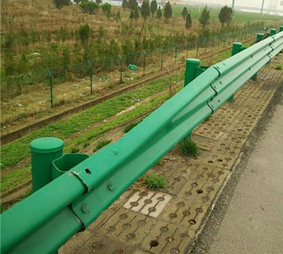 Q235 Highway Guardrail Systems Galvanized Or Powder Coating Steel For Road Safety
