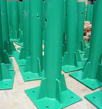 4.5mm Thickness Highway Guardrail Systems Parts Galvanized Round Guardrail Posts 1